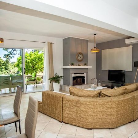 Gravanis Ir Home Pesádha 외부 사진